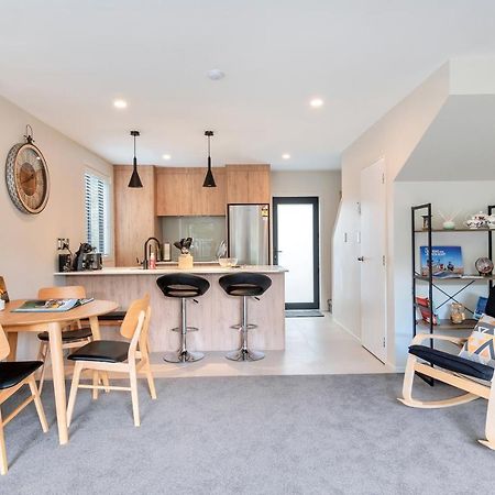 Greenwich Townhouse With Parking And Air-Con 奥克兰 外观 照片