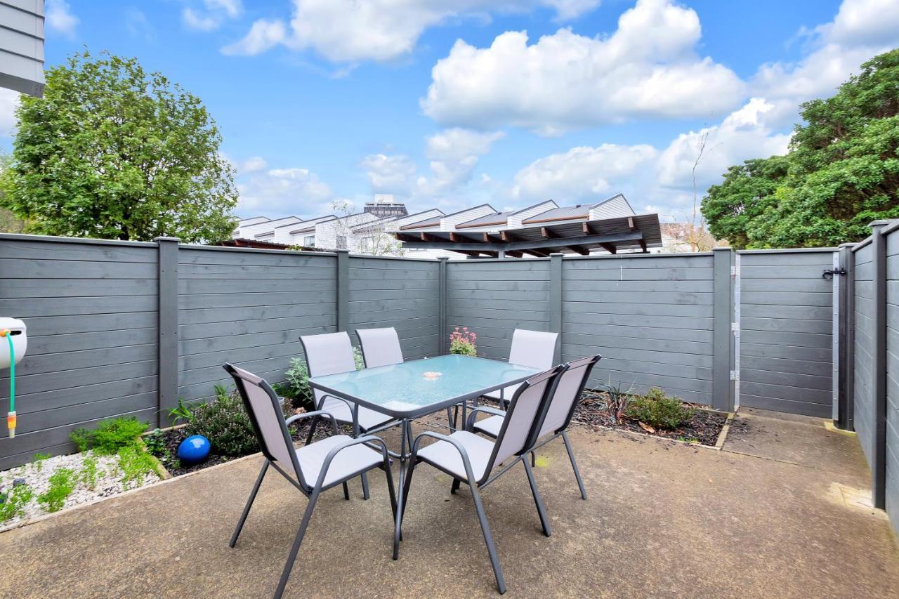 Greenwich Townhouse With Parking And Air-Con 奥克兰 外观 照片